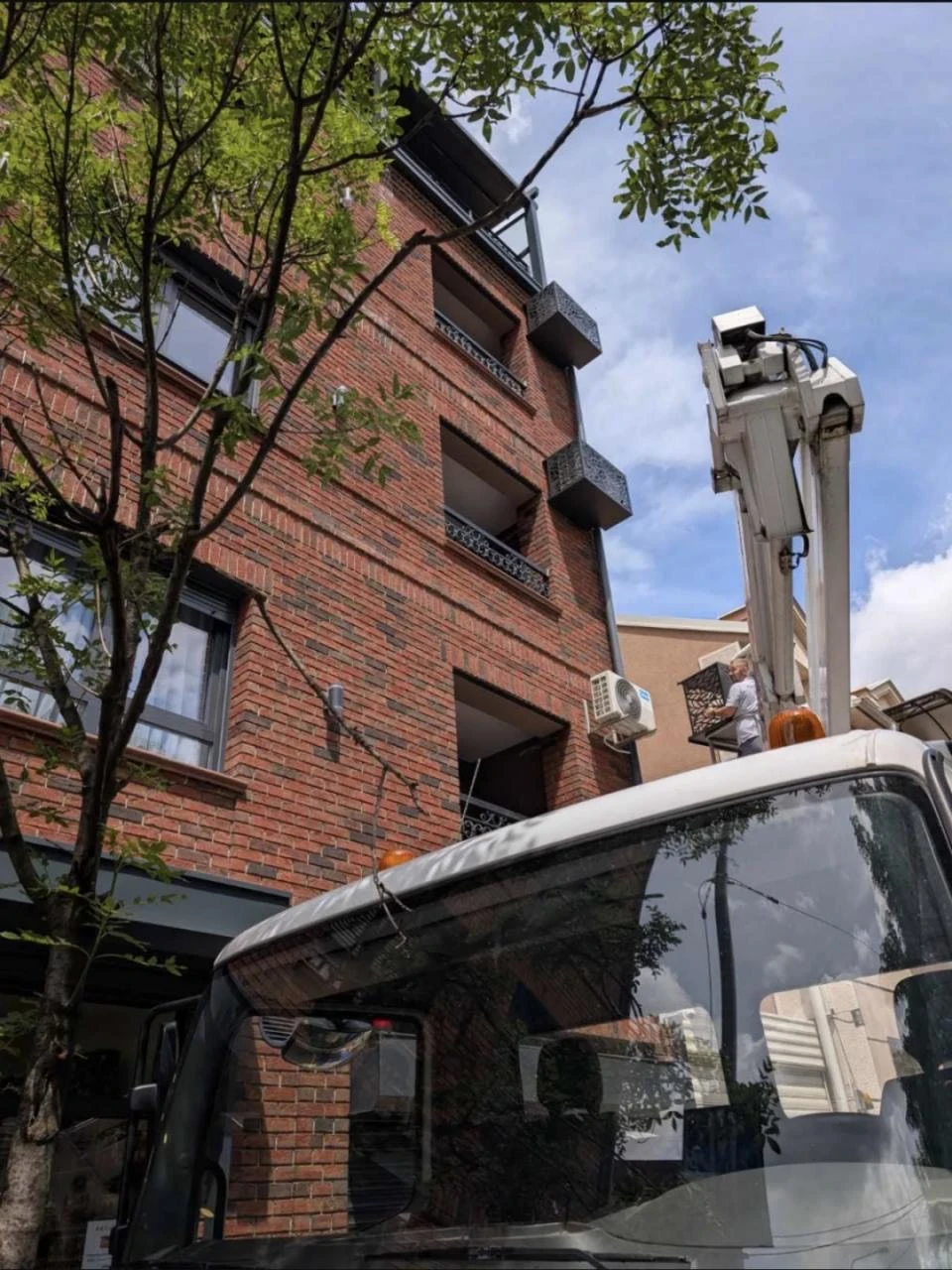 Dekorativna maska za klimu – maska za klimu instalacija zemun