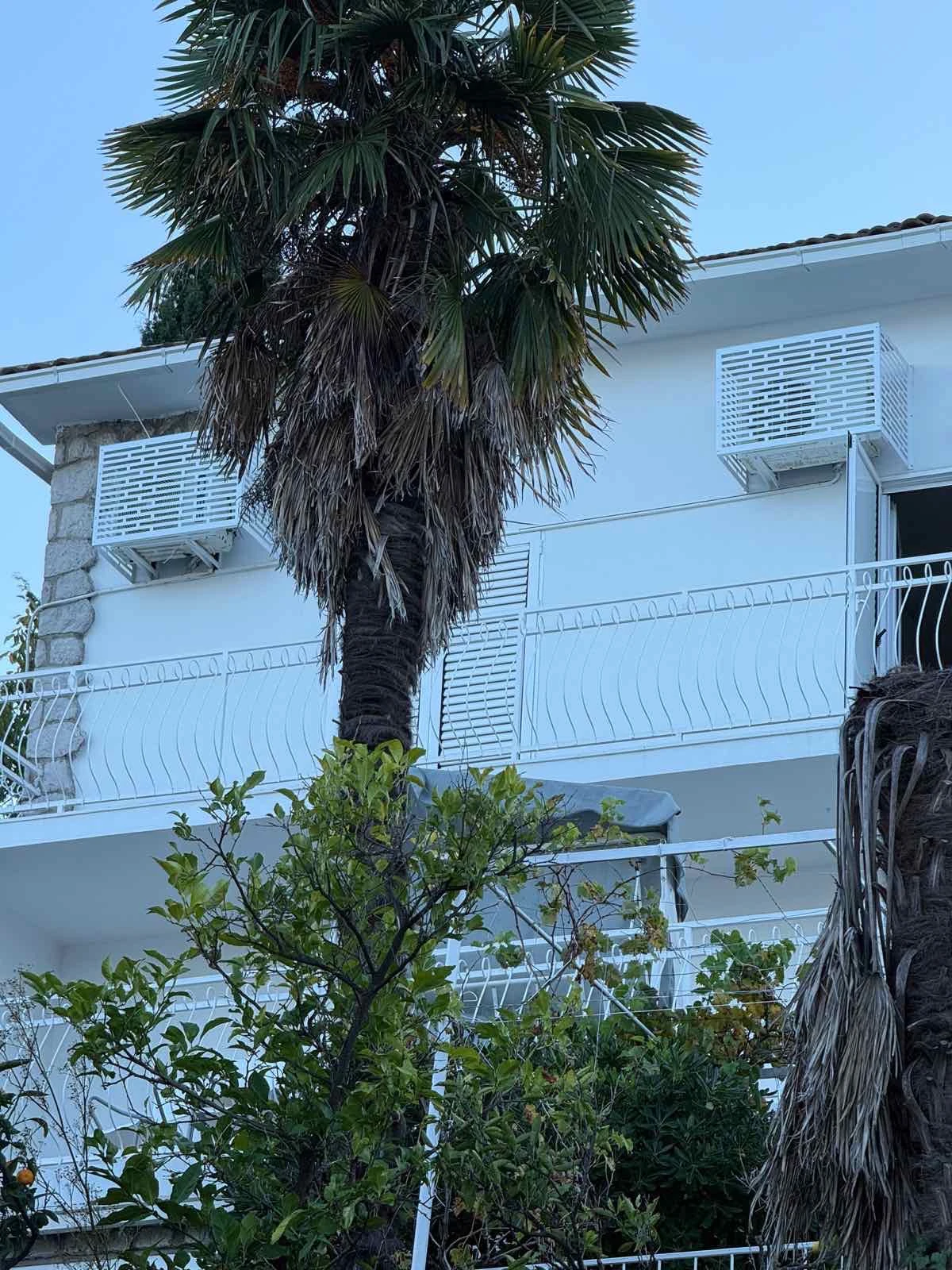 Dekorativna maska za klimu – maska za klimu pravougaonici crna gora drvo